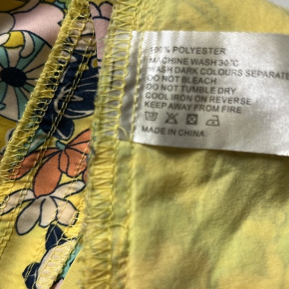 Traffic People Floral Retro Silky Pants - Picture 6 of 6